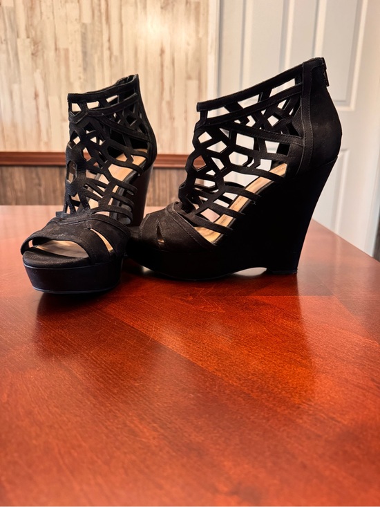 Gianni Bini Shoes - Gianni Bini Black Cutout Wedge Heels